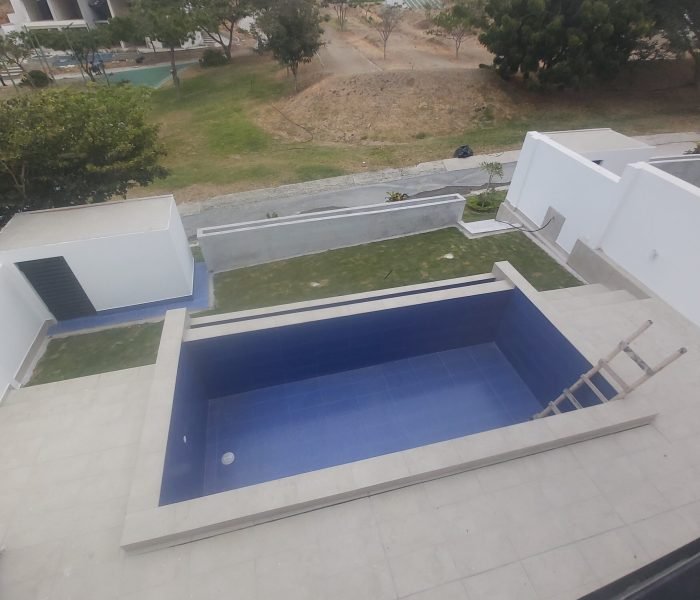 Properties Piscina