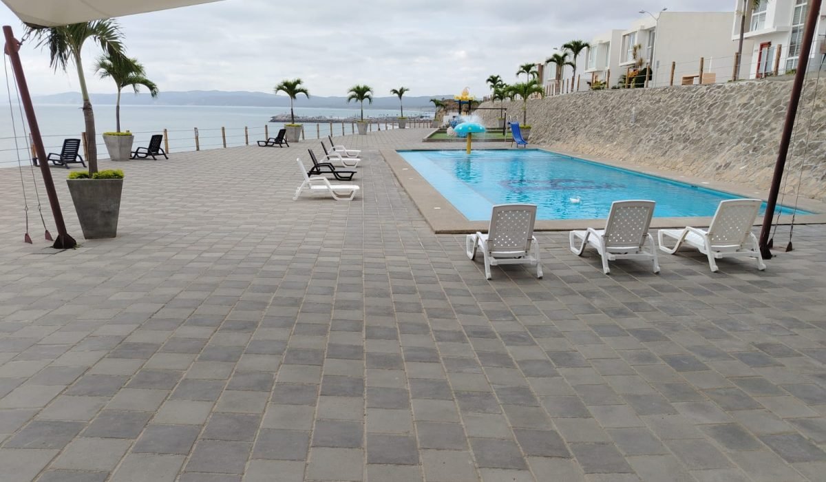Properties Piscina